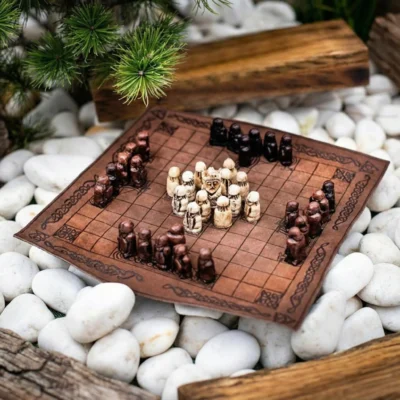 Hnefatafl - Wikingerschach auf Steinen